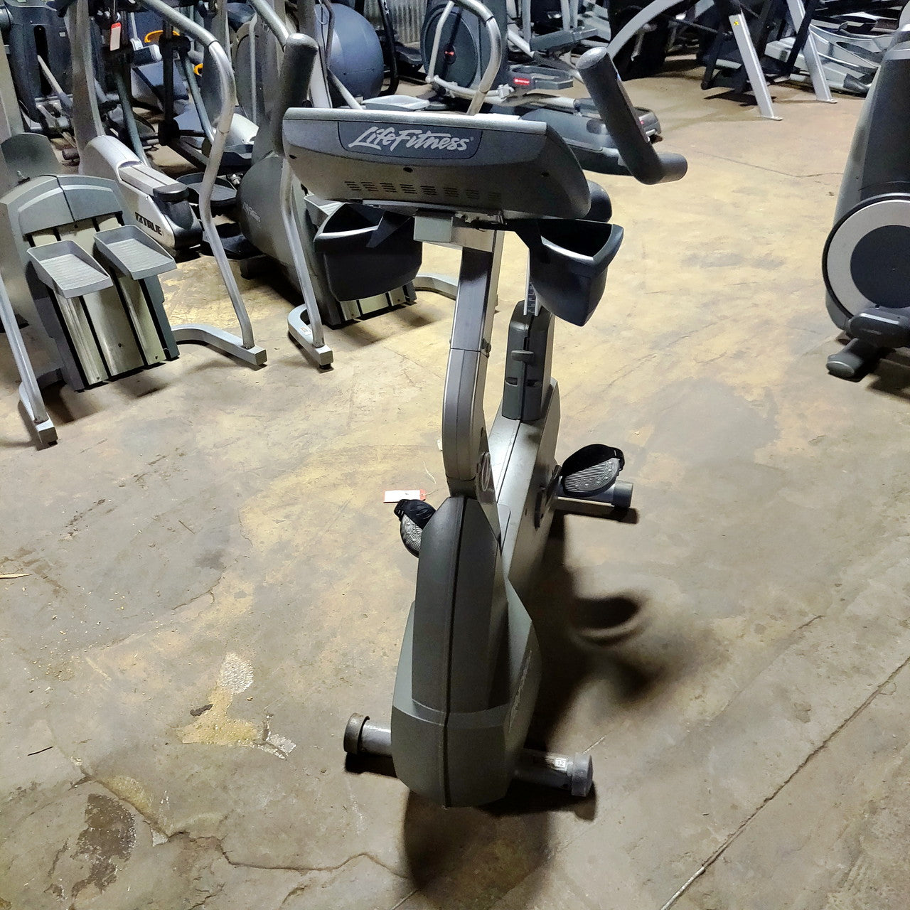 Life Fitness Upright Exercise Bike 93c