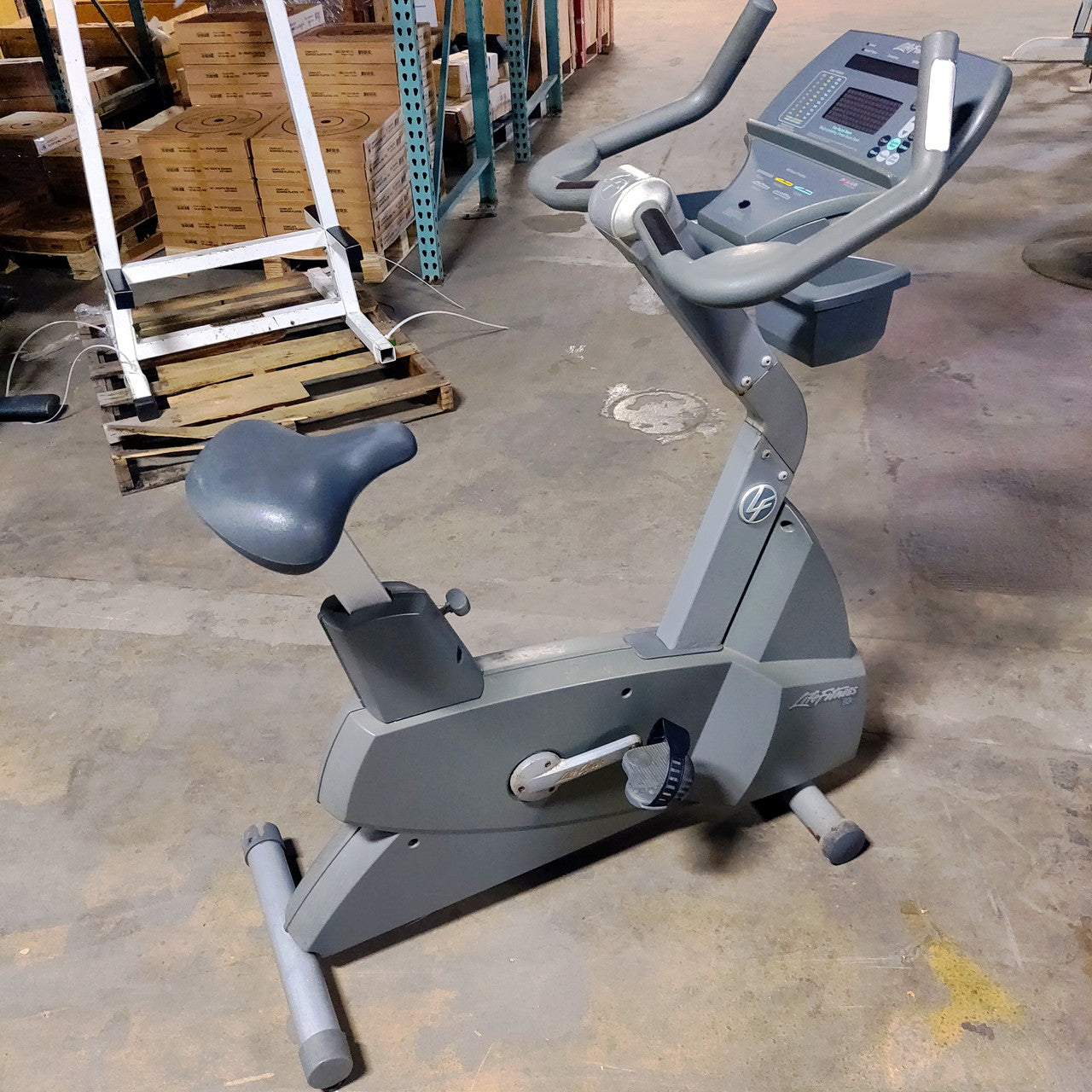 Life Fitness Upright Exercise Bike 93c