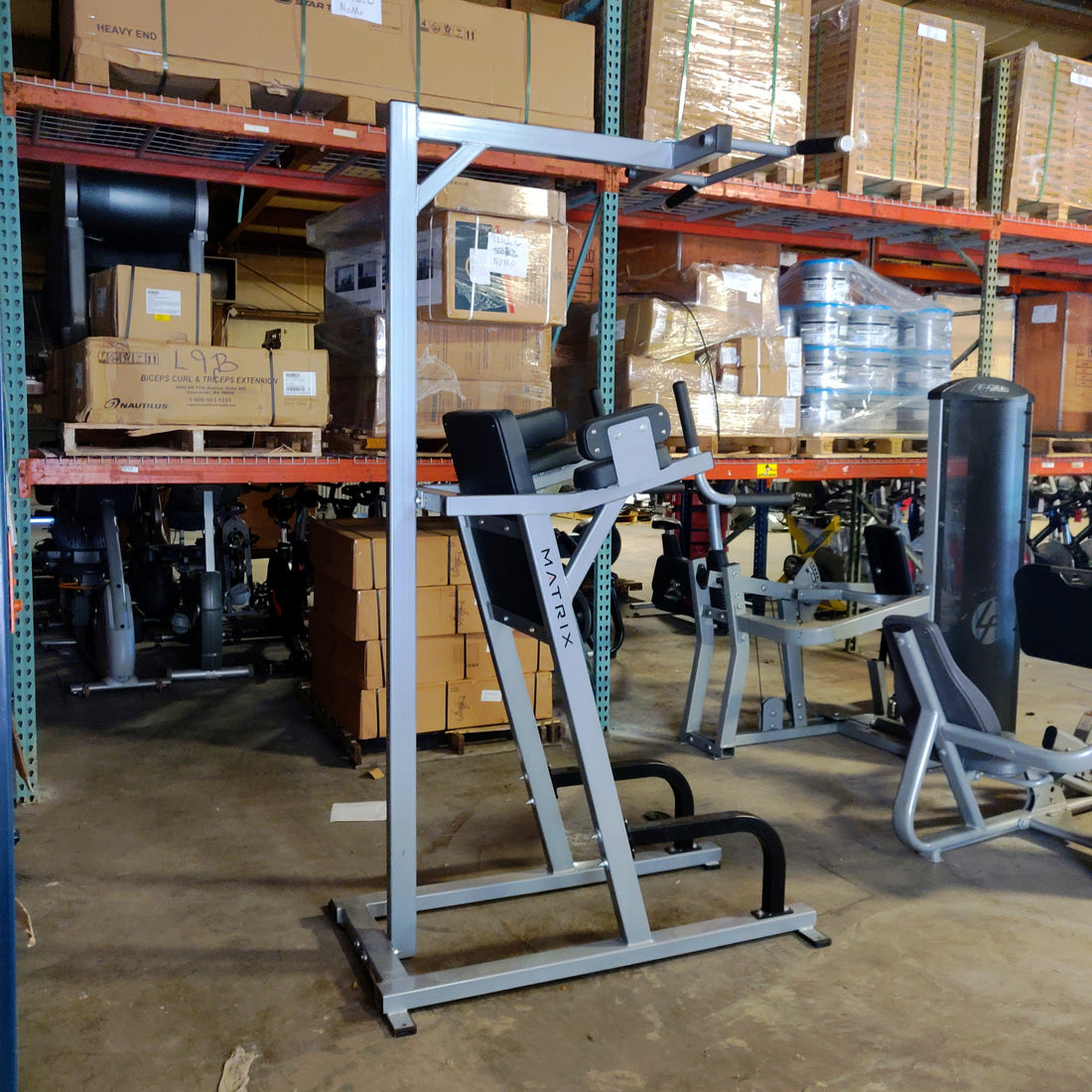 Matrix Leg Rise Machines Matrix Captain's Chair Vertical Leg Raise Pullup/Dip Combo