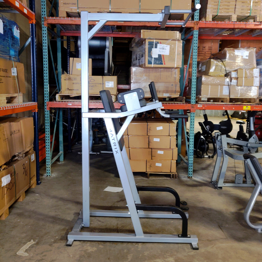 Matrix Leg Rise Machines Matrix Captain's Chair Vertical Leg Raise Pullup/Dip Combo