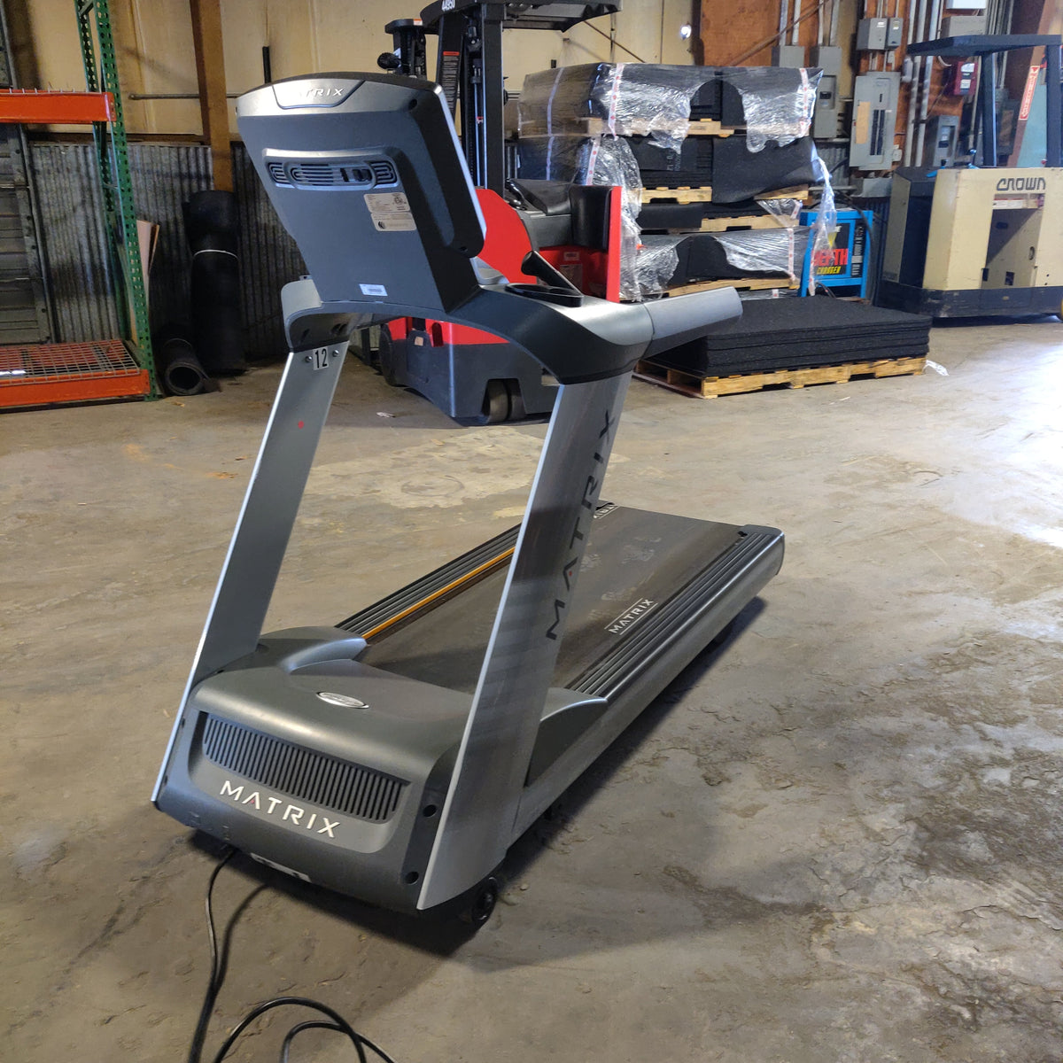 Matrix Treadmill with Ultimate Deck and Smartscreen (Touchscreen Doesn