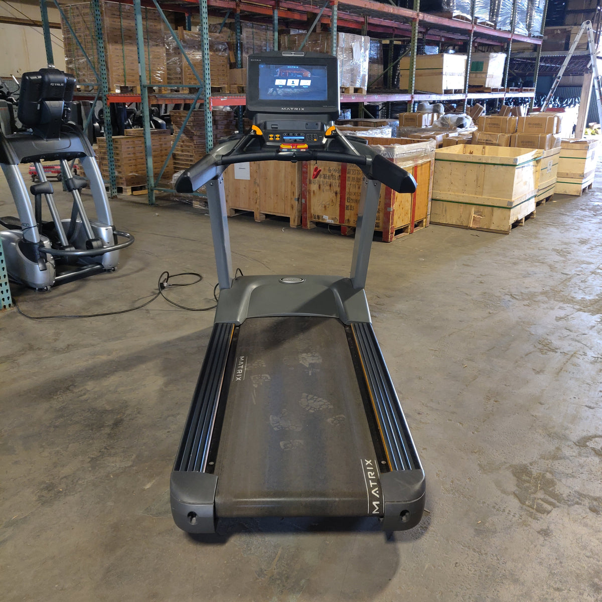 Matrix Treadmill with Ultimate Deck and Smartscreen (Touchscreen Doesn