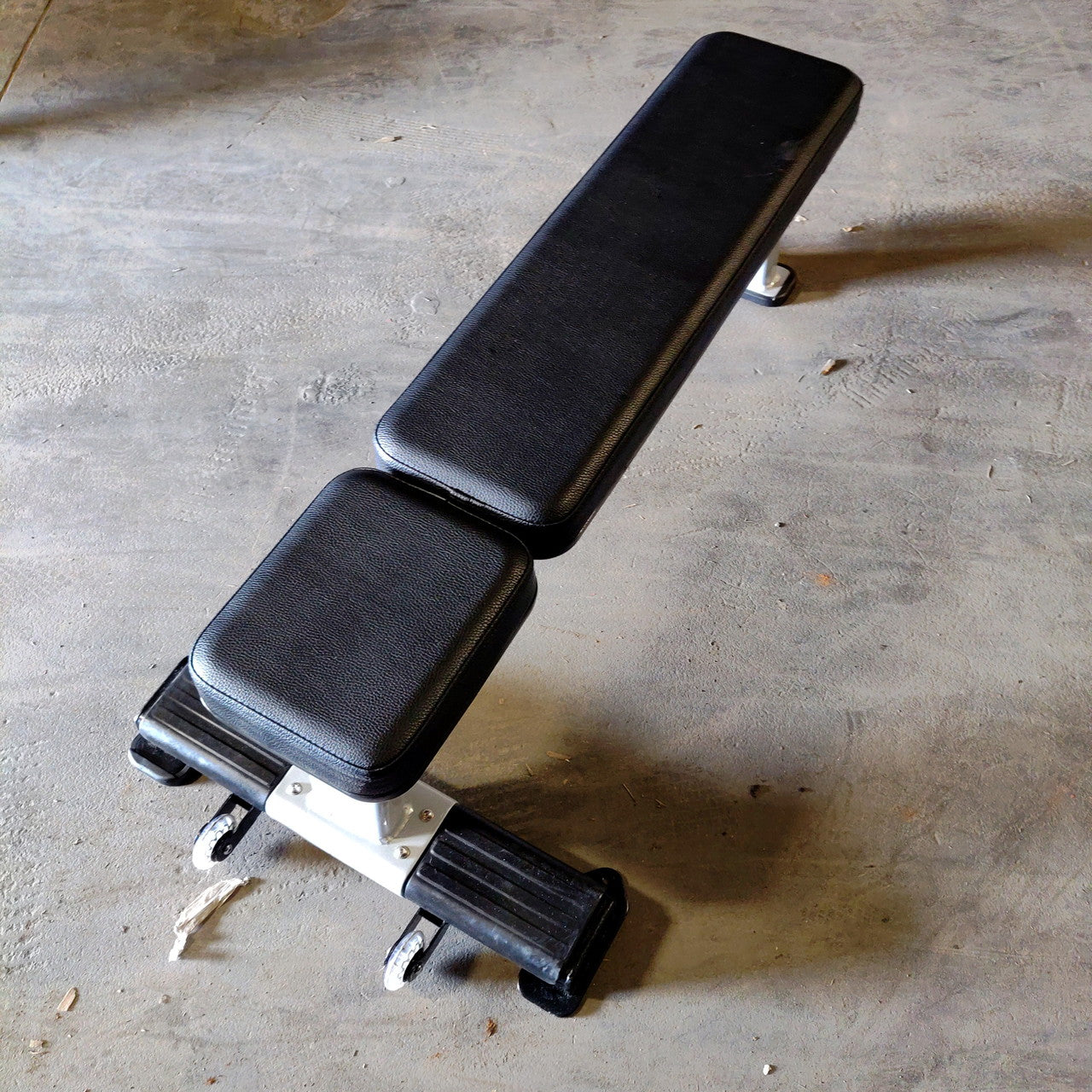 Nautilus Flat Bench