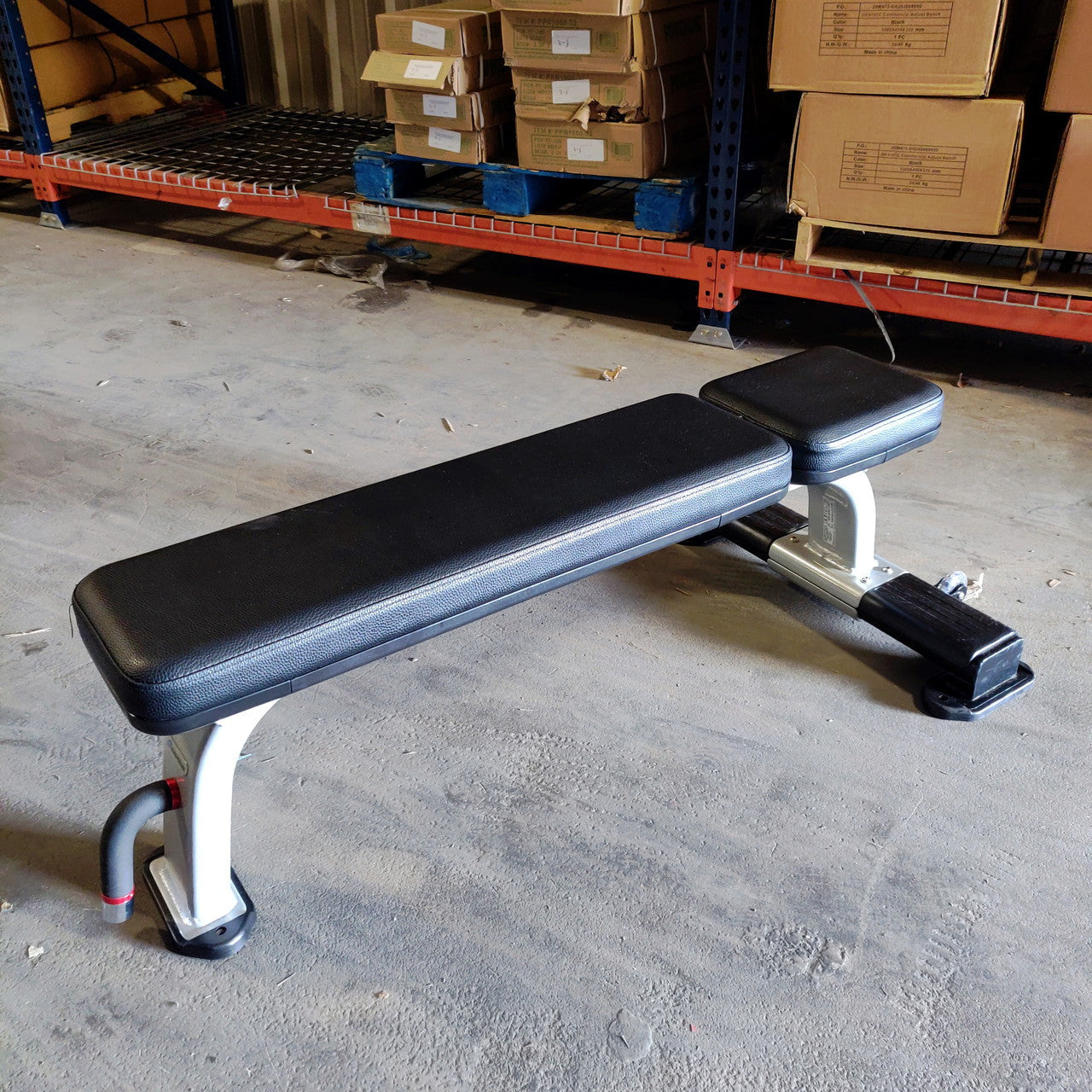 Nautilus Flat Bench