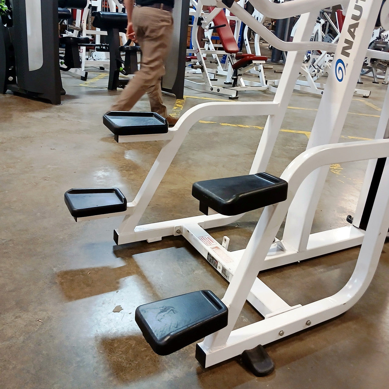Nautilus Nitro Gravitron Assisted Dip & Pull-up Machine