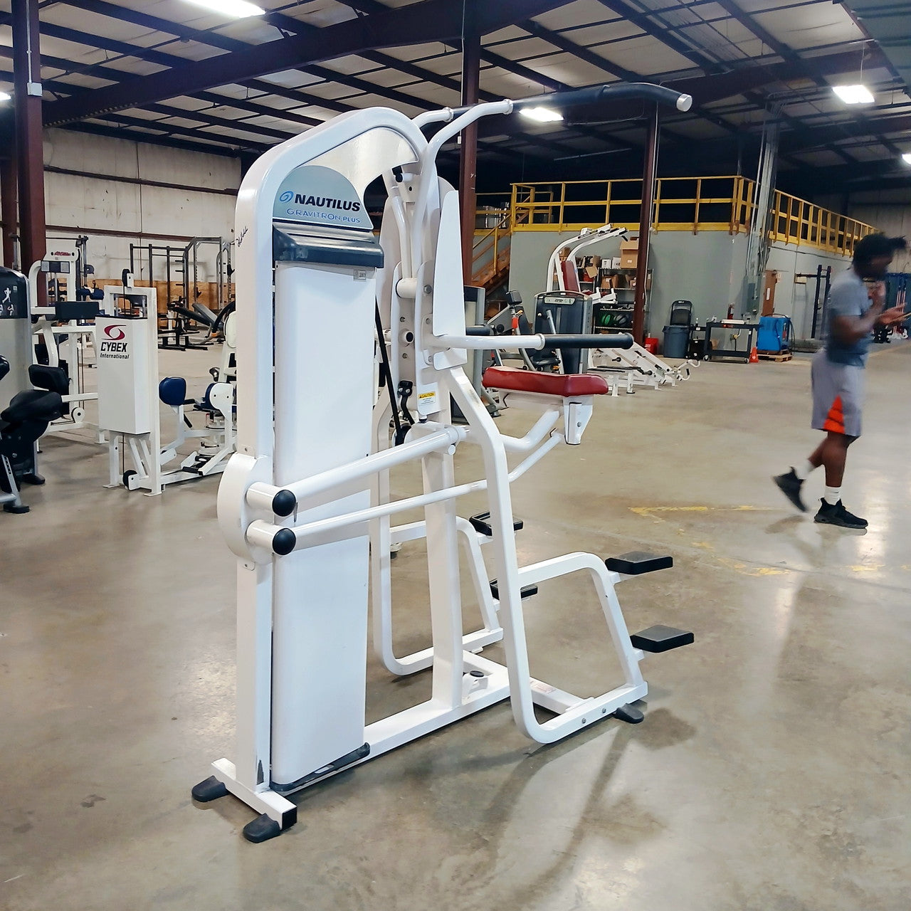 Nautilus Nitro Gravitron Assisted Dip & Pull-up Machine