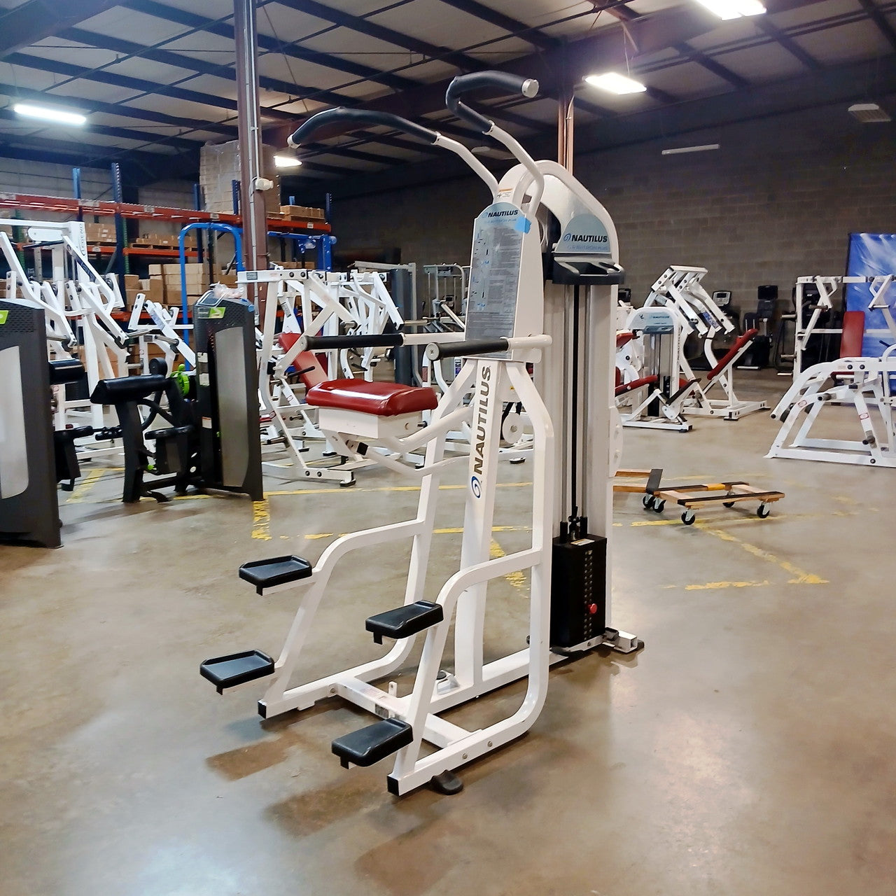 Nautilus Nitro Gravitron Assisted Dip & Pull-up Machine