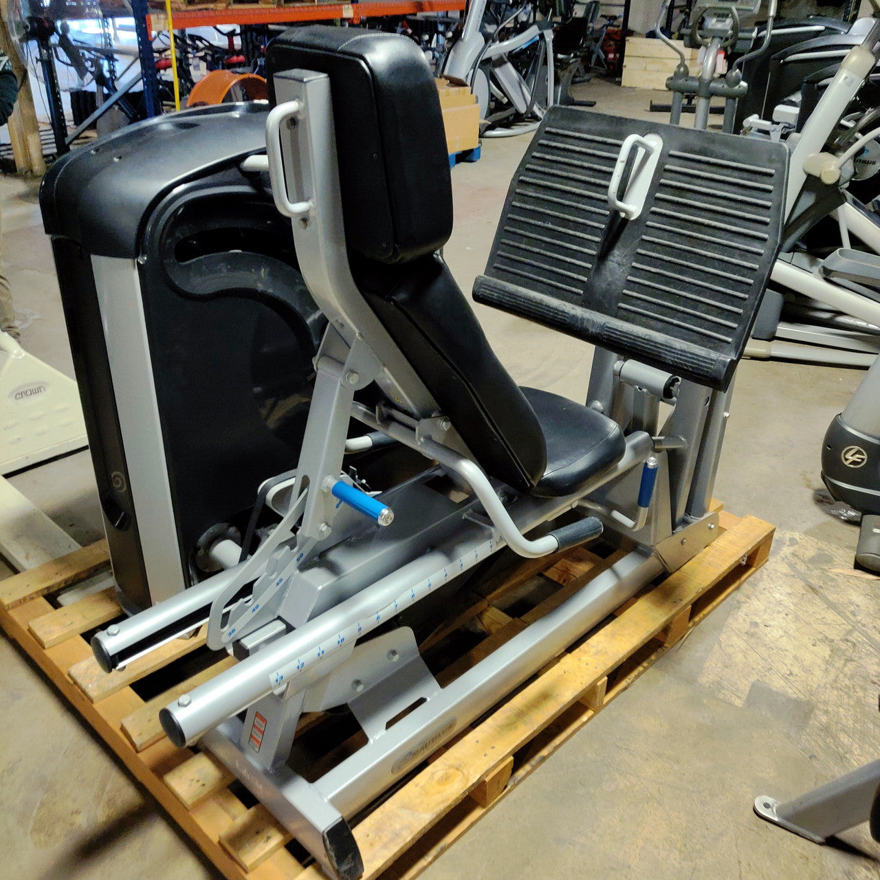 Nautilus ONE Leg Press