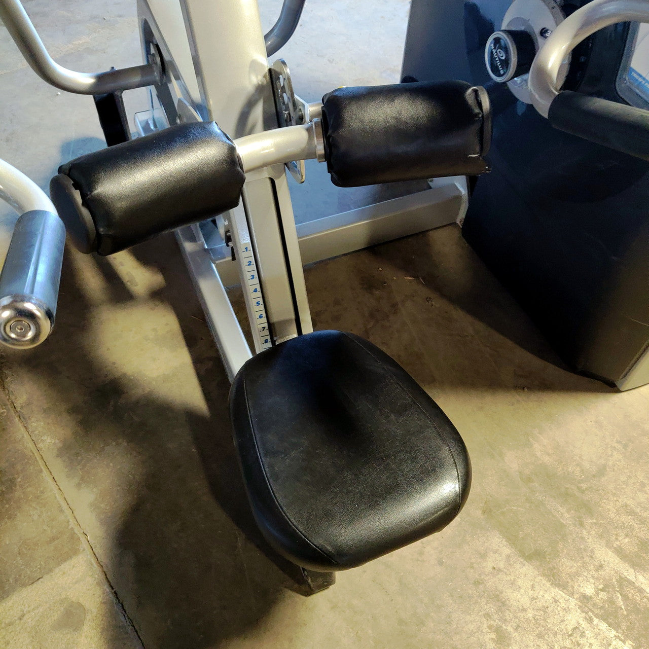 Nautilus ONE Tricep Press Pushdown