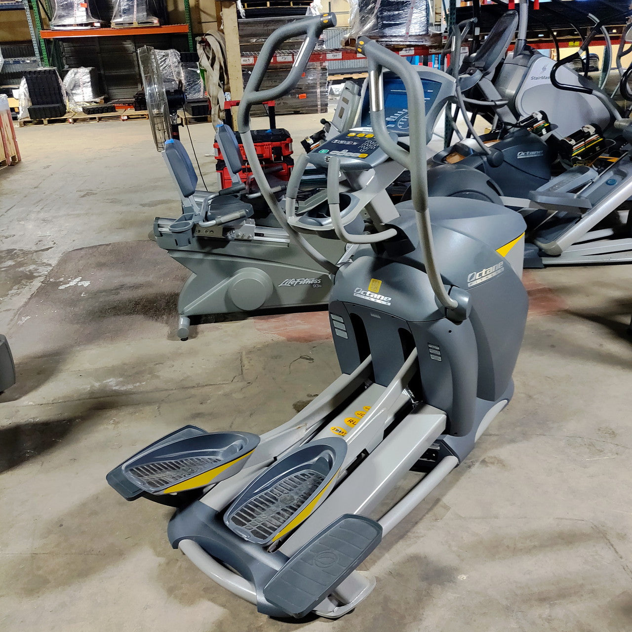 Octane Elliptical Pro 4700 Commercial Grade Elliptical