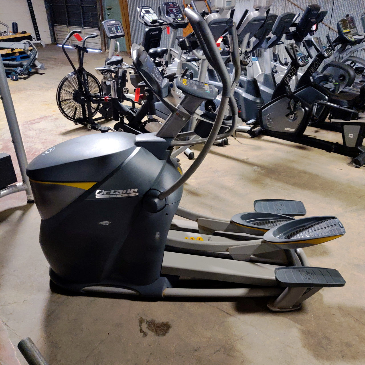 Octane Elliptical Pro 4700 Commercial Grade Elliptical