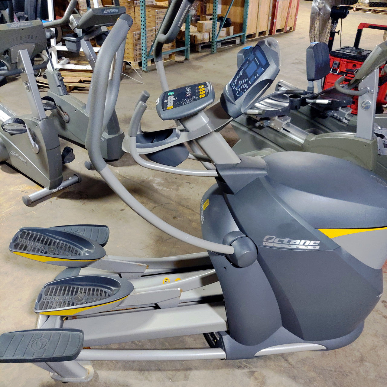 Octane Elliptical Pro 4700 Commercial Grade Elliptical