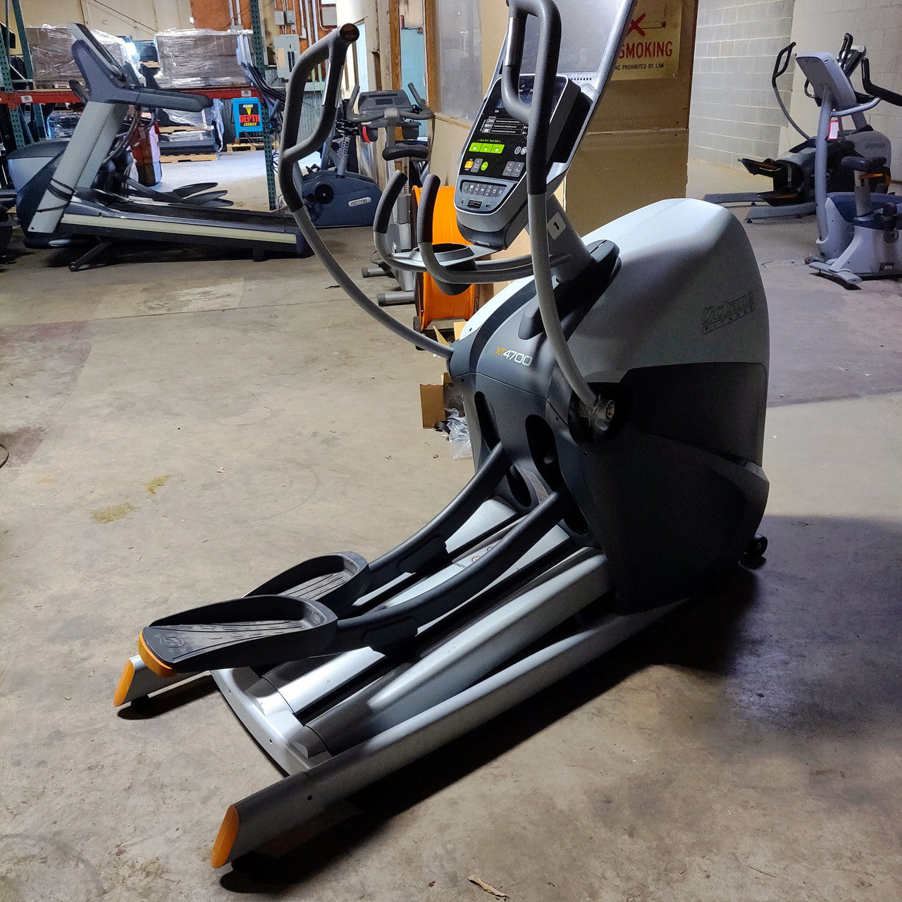 Octane Elliptical Trainer XT4700