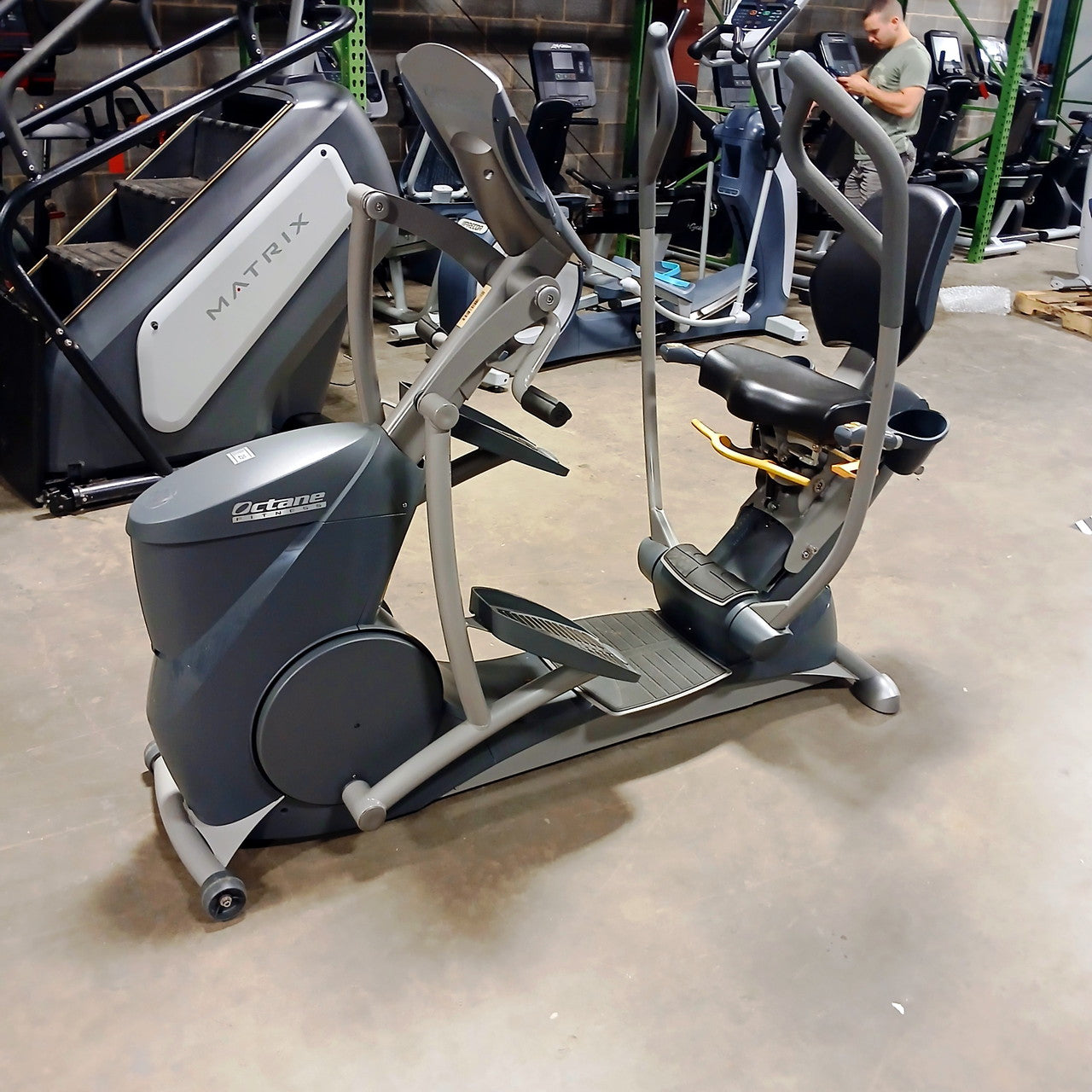 Octane Fitness XR6000 Seated Elliptical