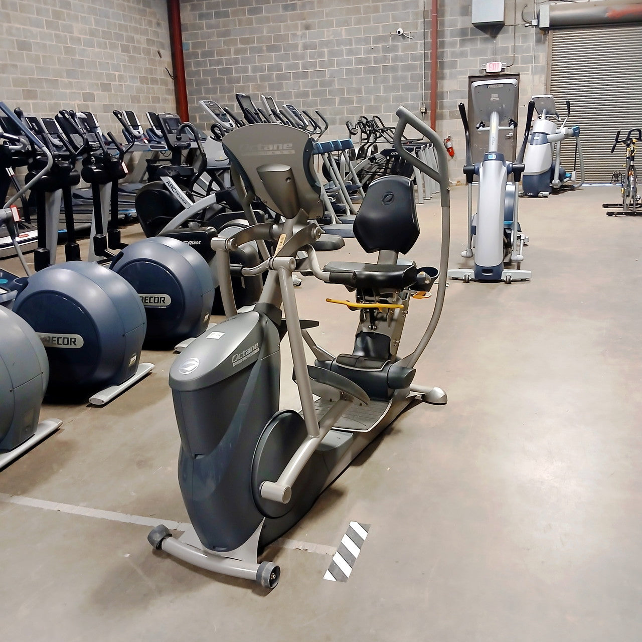 Octane Fitness XR6000 Seated Elliptical
