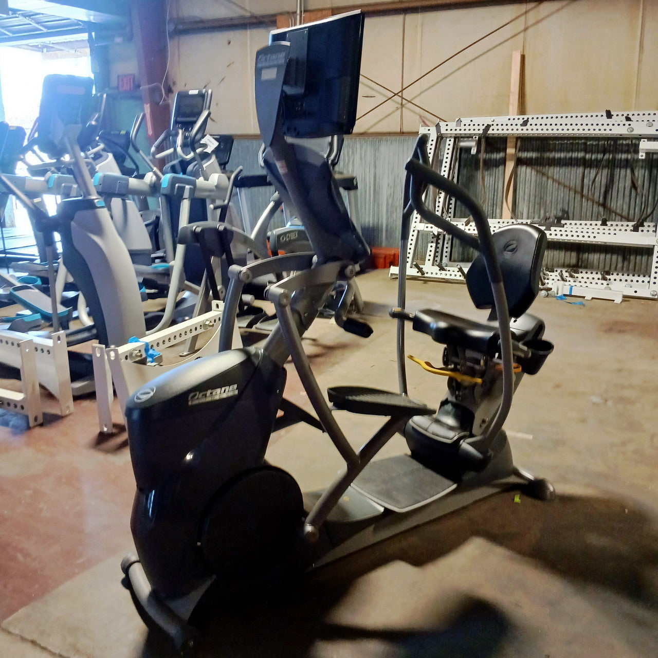 Octane Fitness XR6000 Seated Elliptical