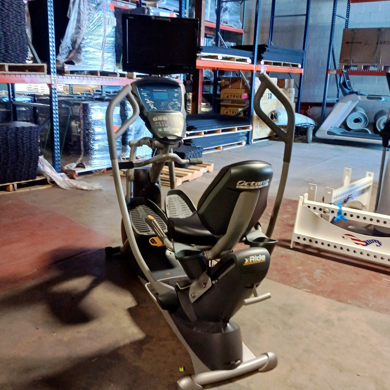 Octane Fitness XR6000 Seated Elliptical