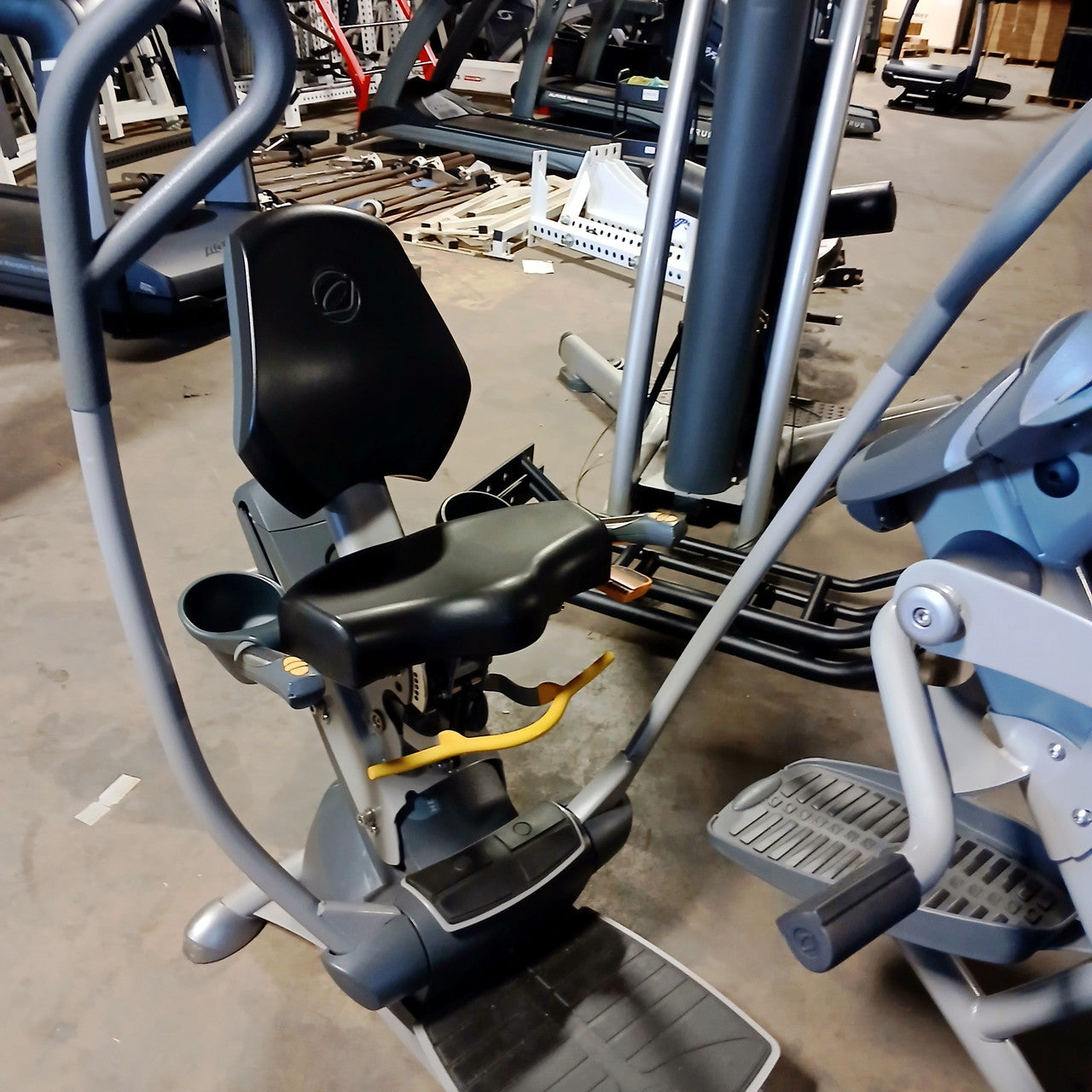Octane Fitness XR6000 Seated Elliptical