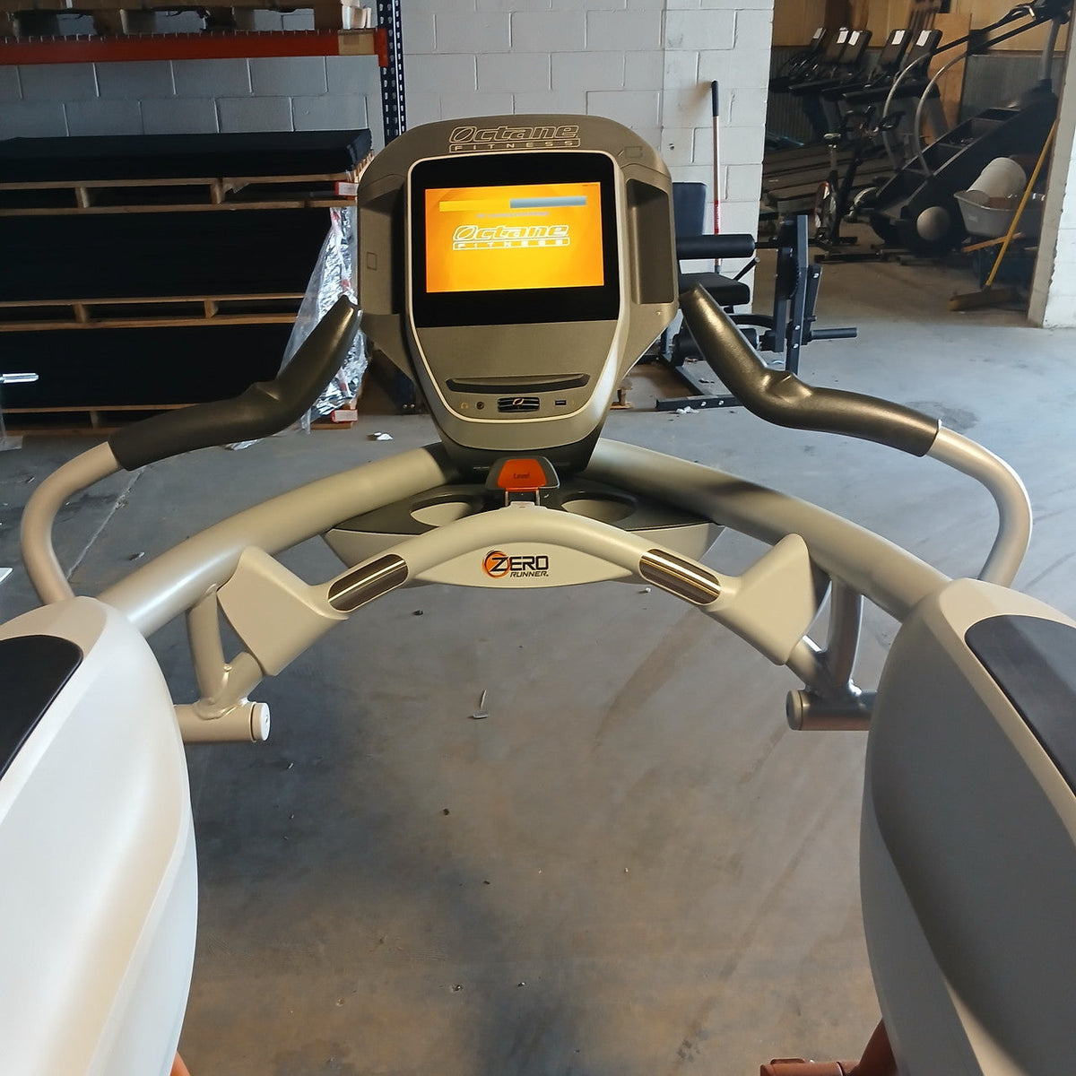 Octane ZR8000 Zero Runner w/Smart Screen