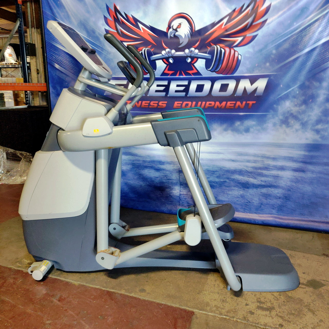 Precor AMT 813 w/ P10 Console – Adaptive Motion Trainer for Low-Impact Full-Body Cardio