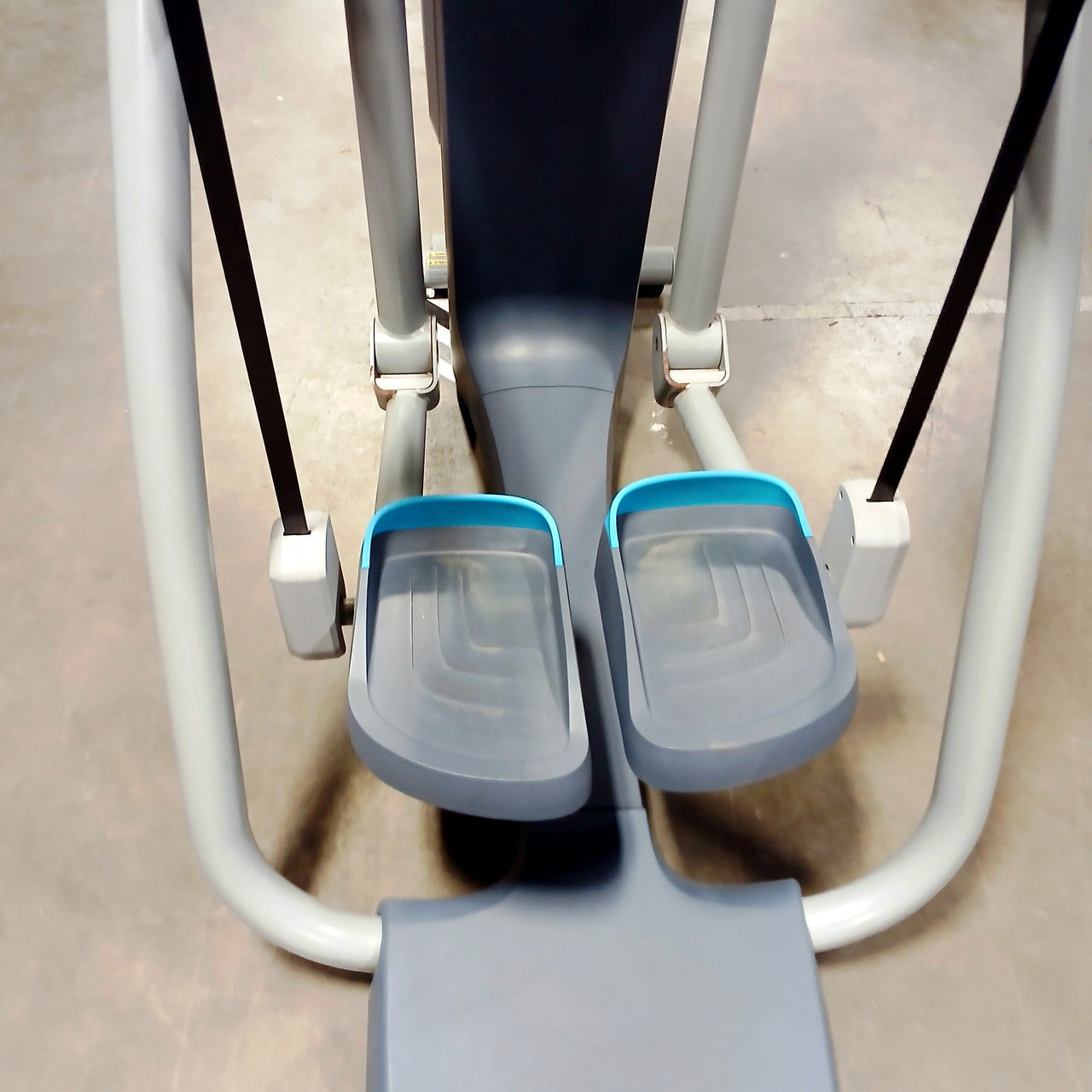 Precor AMT 835 with Open Stride w/P30 Console