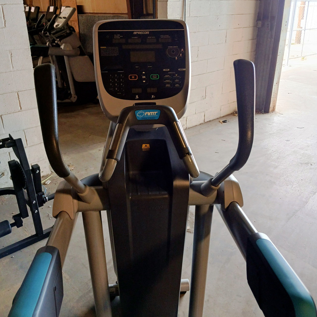 Precor AMT 835 with Open Stride w/P30 Console