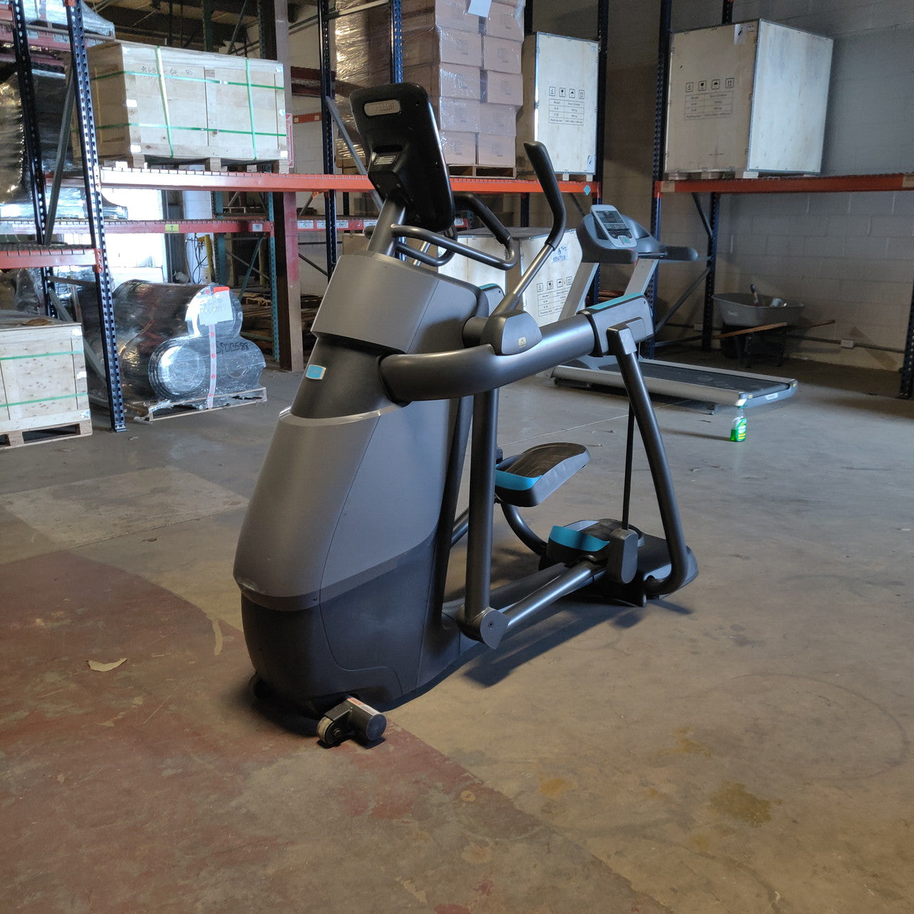 Precor AMT 835 with Open Stride w/P31 Console