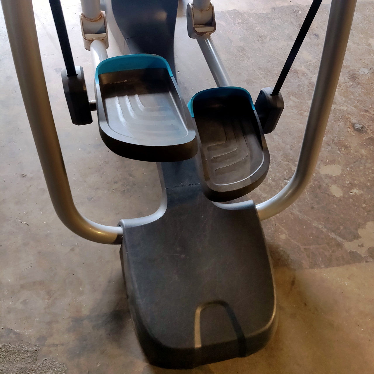 Precor AMT 835 with Open Stride™ w/ P30 Console