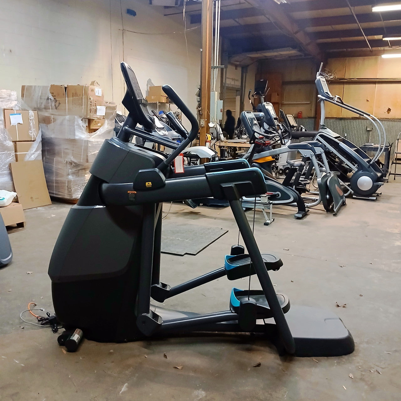 Precor AMT 865 Adaptive Motion Trainer w/Open Stride + w/P31 Console