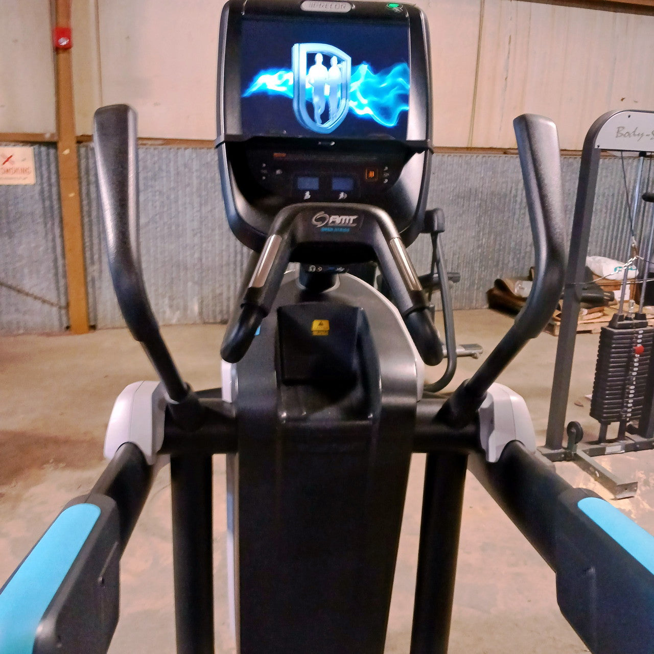 Precor AMT 885 with Open Stride w/P82 Console