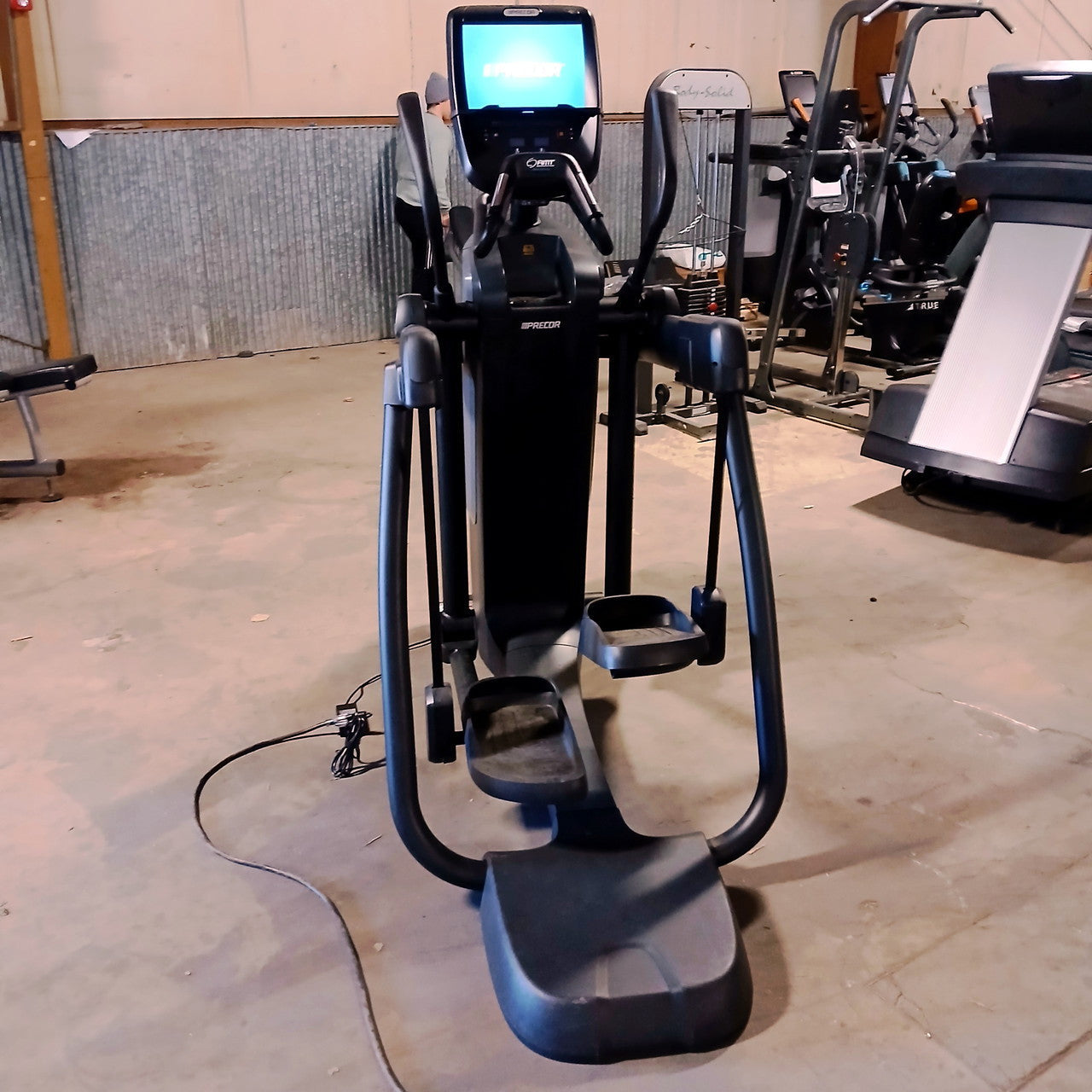 Precor AMT 885 with Open Stride w/P82 Console