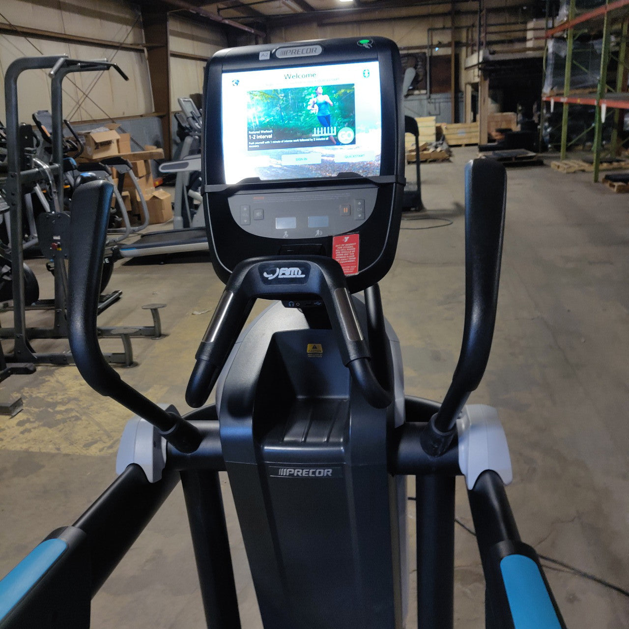 Precor AMT 885 with Open Stride w/P82 Console