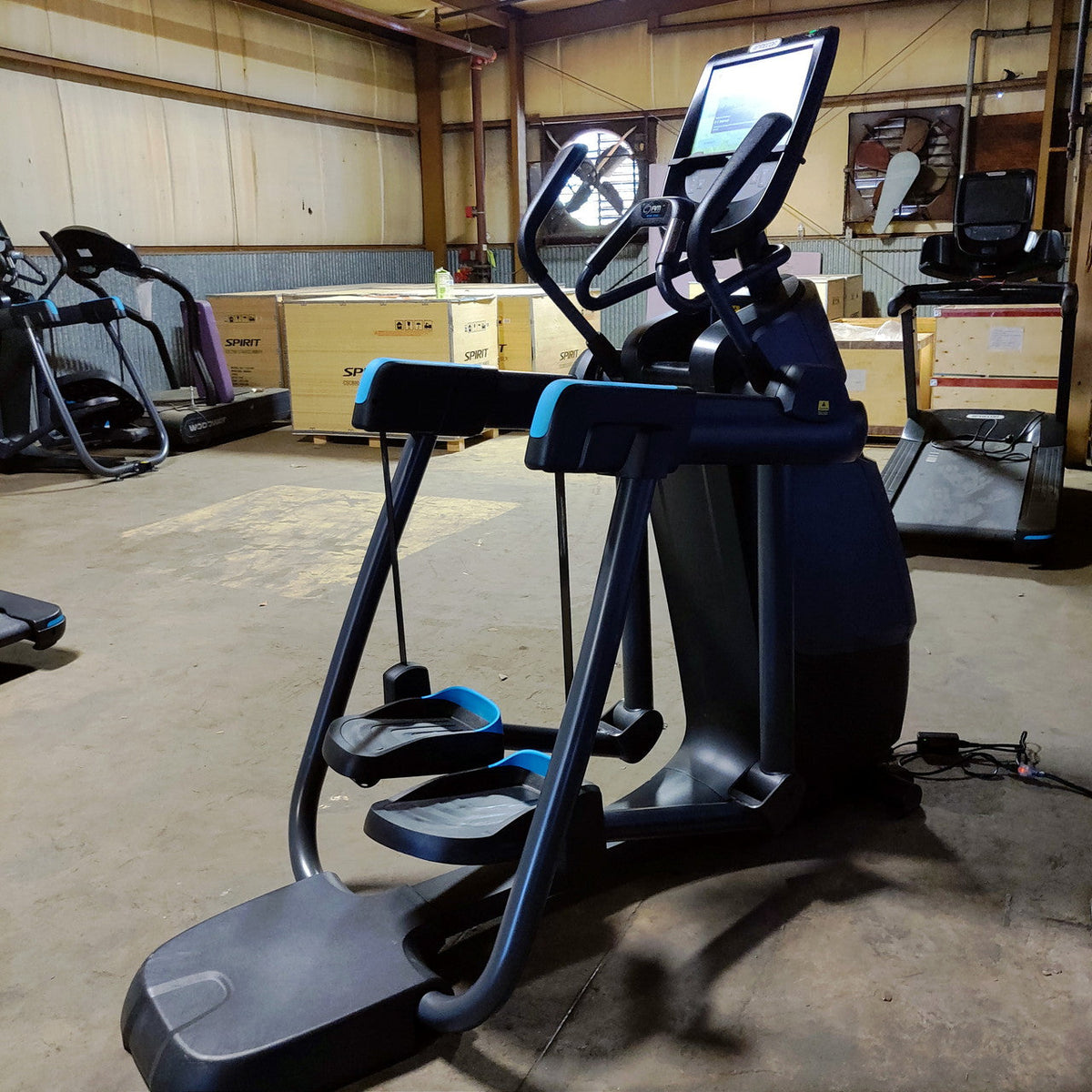 Precor 885 Reading Rack Precor AMT 885 with Open Stride w/P82 Console