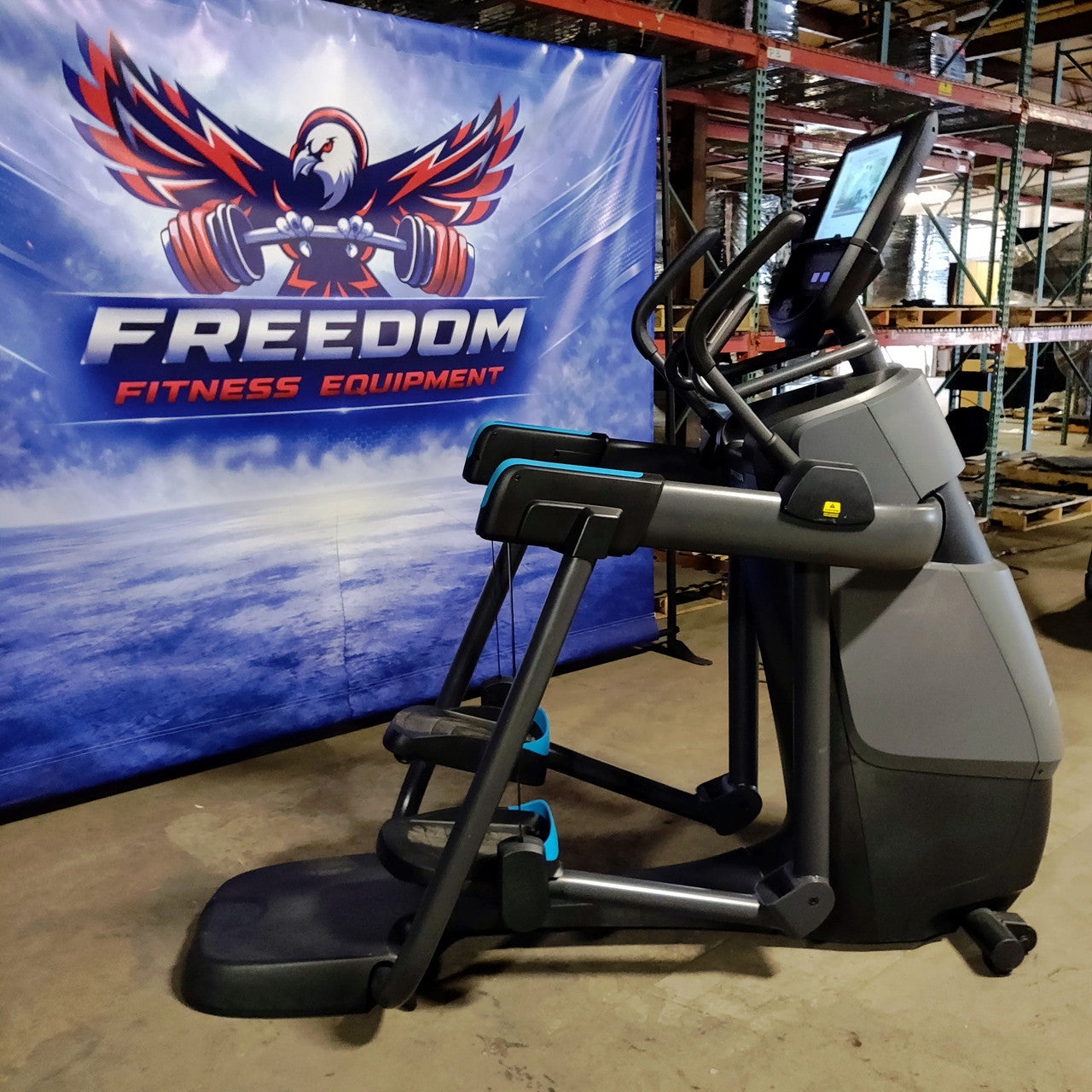 Precor AMT 885 with Open Stride w/P82 Console