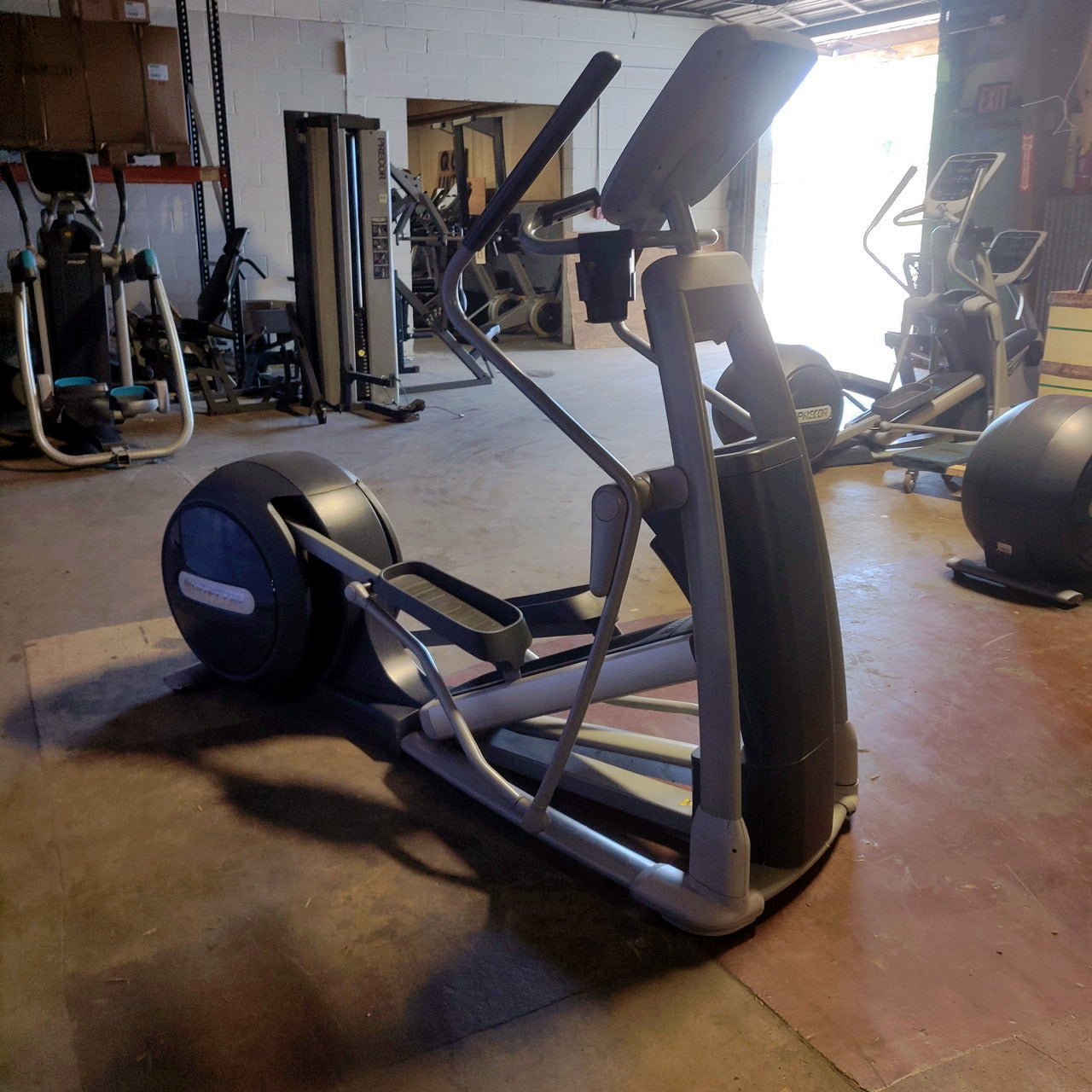 Precor EFX 815 Elliptical Crosstrainer w/ P10 Console