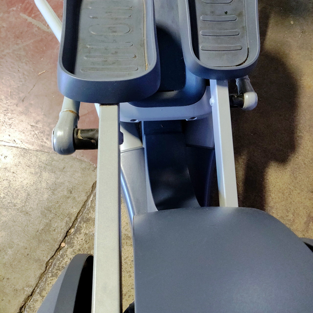 Precor EFX 815 Elliptical Crosstrainer w/ P10 Console