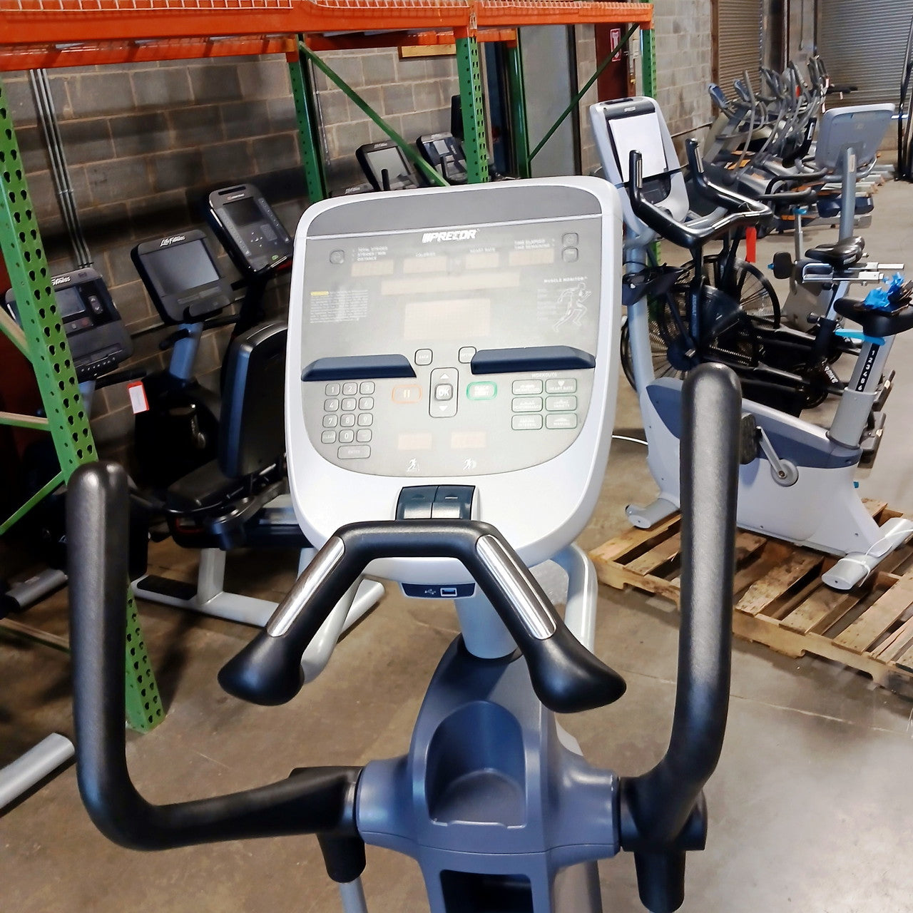 Precor EFX 835 Elliptical Crosstrainer w/p30 Console