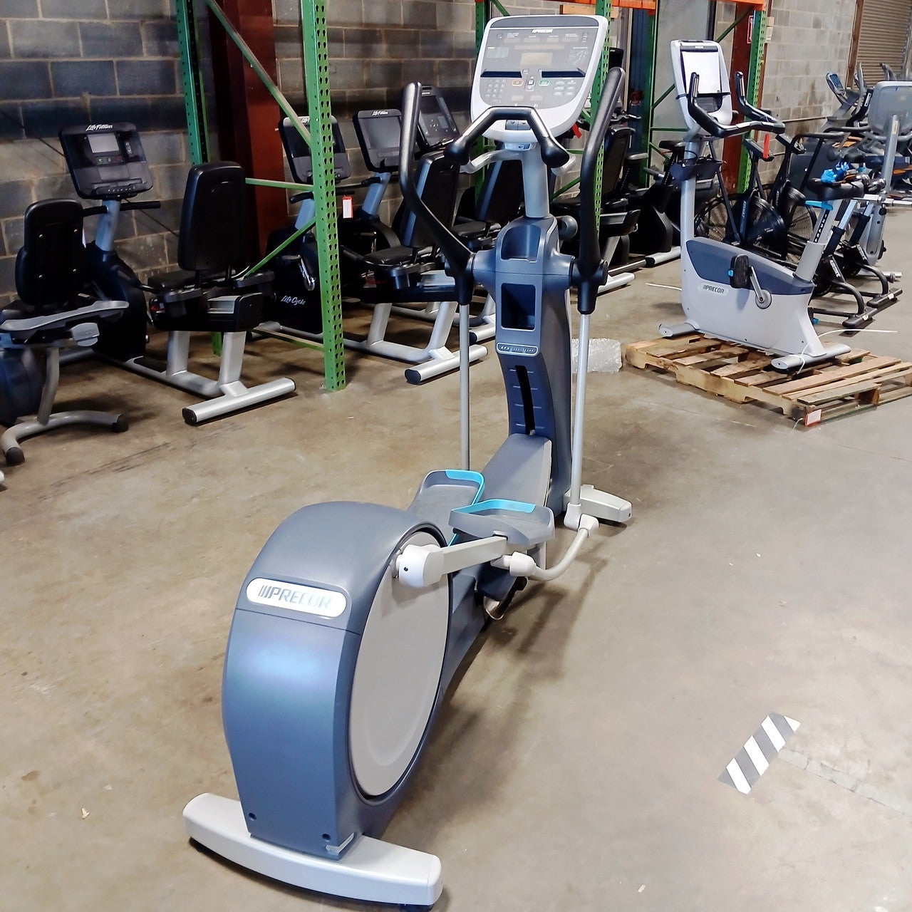 Precor EFX 835 Elliptical Crosstrainer w/p30 Console