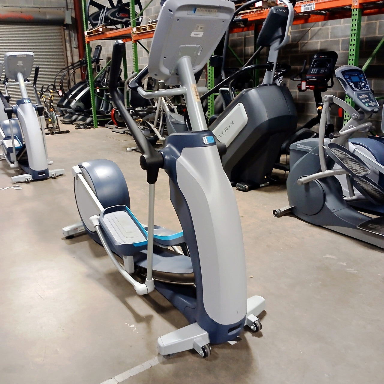 Precor EFX 835 Elliptical Crosstrainer w/p30 Console