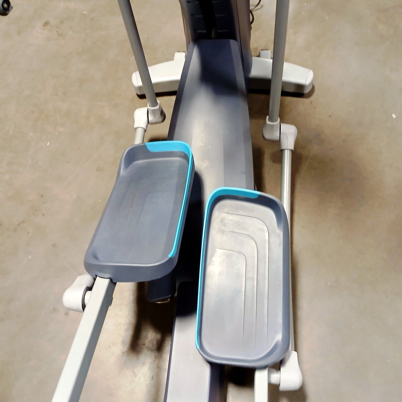 Precor EFX 865 Elliptical w/Converging Crossramp + p62 Console