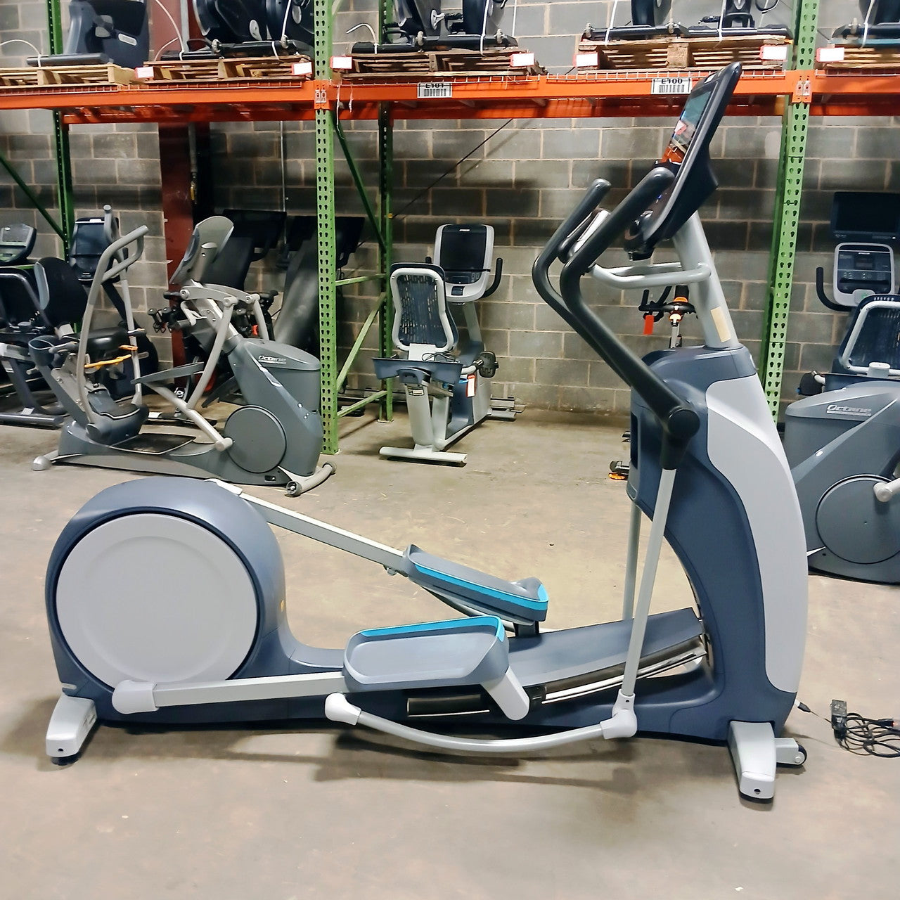 Precor EFX 865 Elliptical w/Converging Crossramp + p62 Console