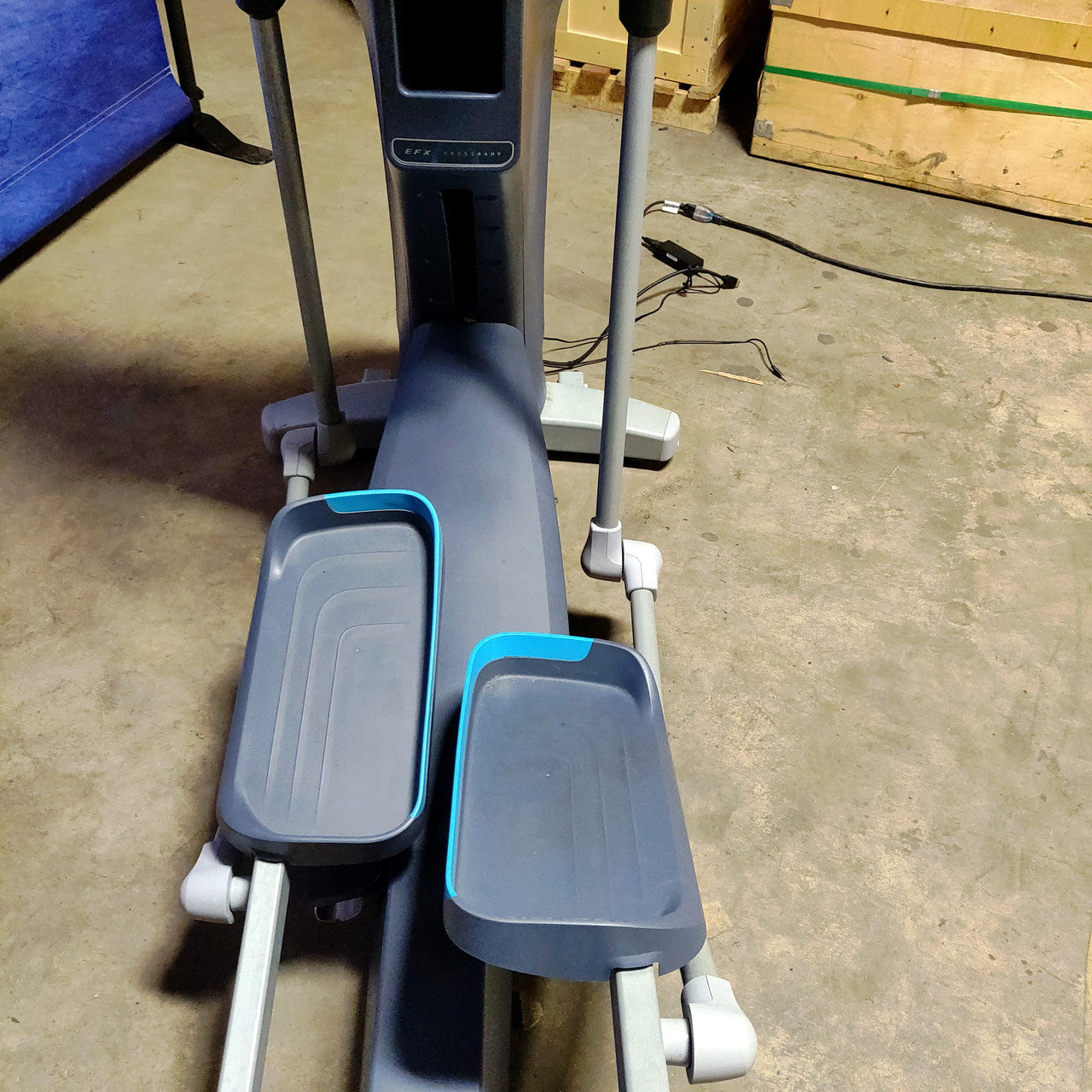 Precor EFX 865 Elliptical w/Converging Crossramp + p62 Console