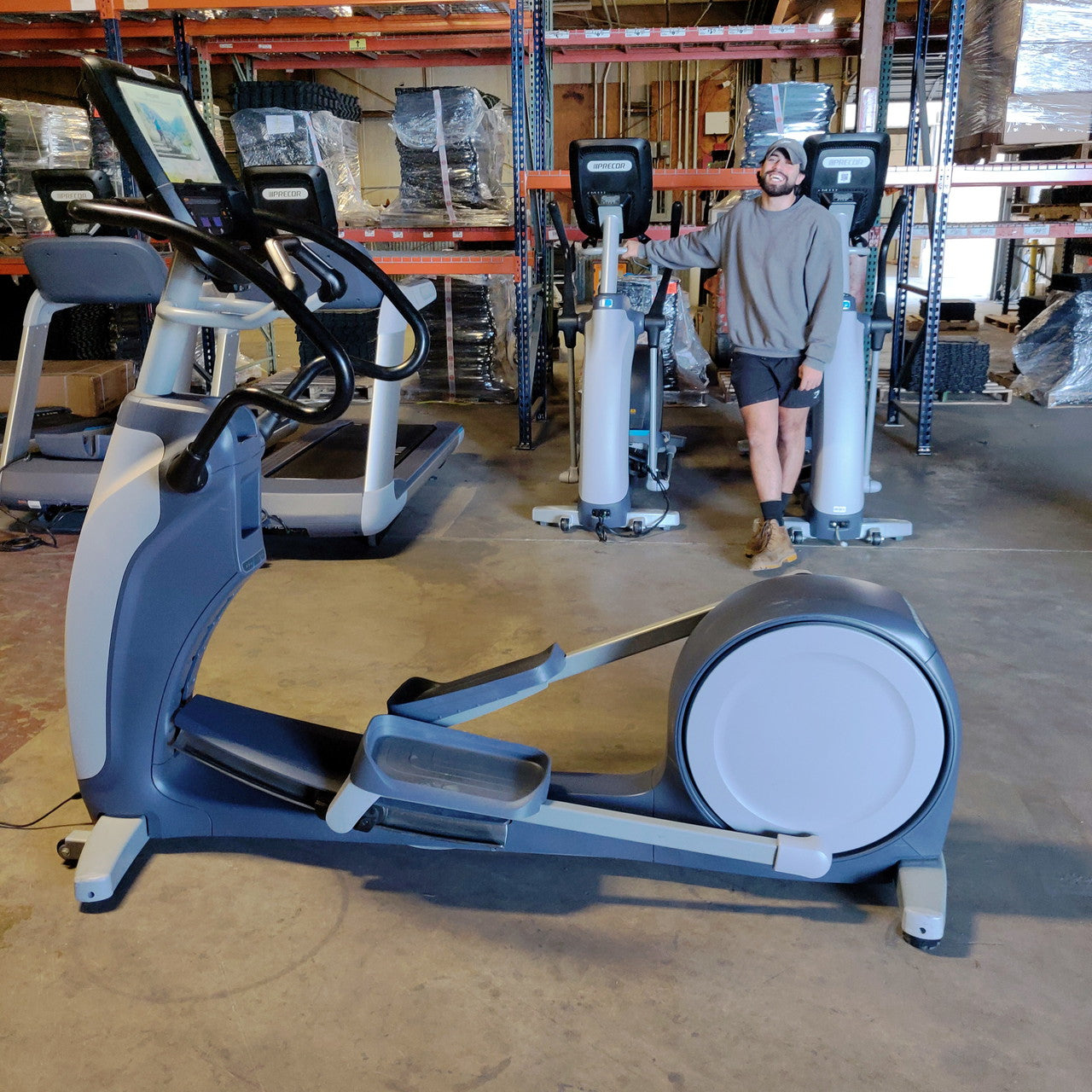 Precor EFX 883 Elliptical Lower Body Crosstrainer w/p82 Console