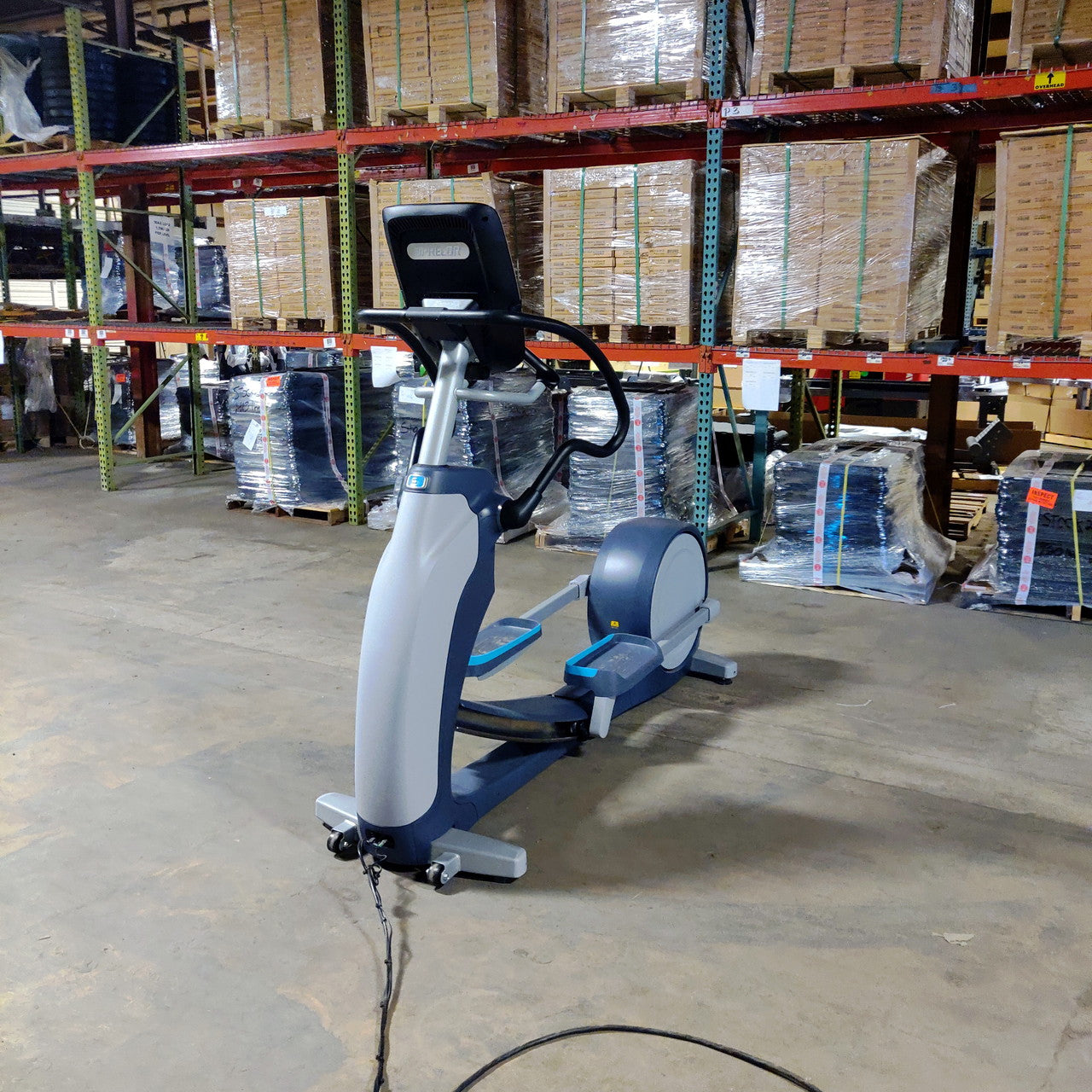 Precor EFX 883 Elliptical Lower Body Crosstrainer w/p82 Console