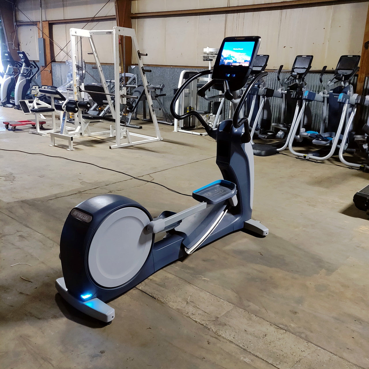 Precor EFX 883 Elliptical Lower Body Crosstrainer w/p82 Console