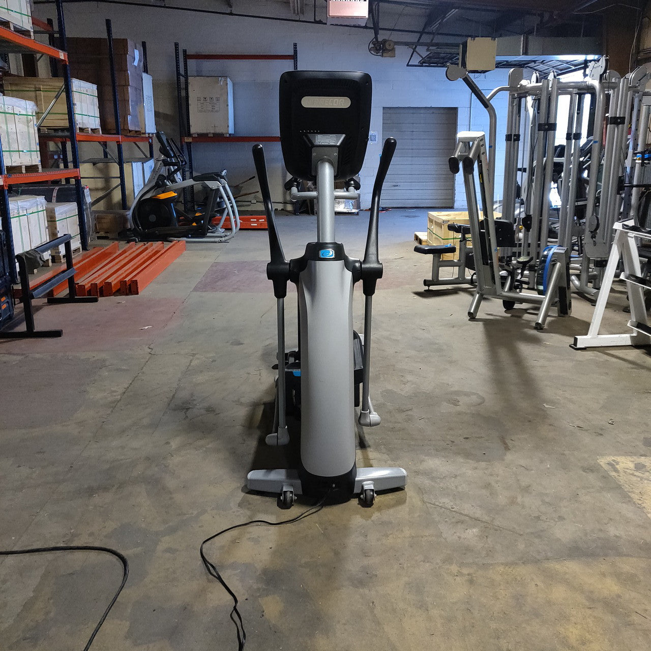 Precor EFX 885 Elliptical w/Converging Crossramp + p82 Console