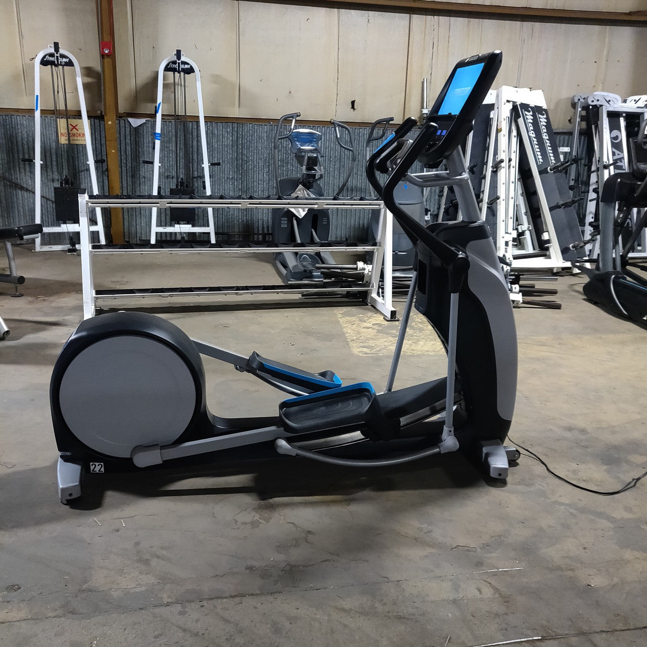 Precor EFX 885 Elliptical w/Converging Crossramp + p82 Console