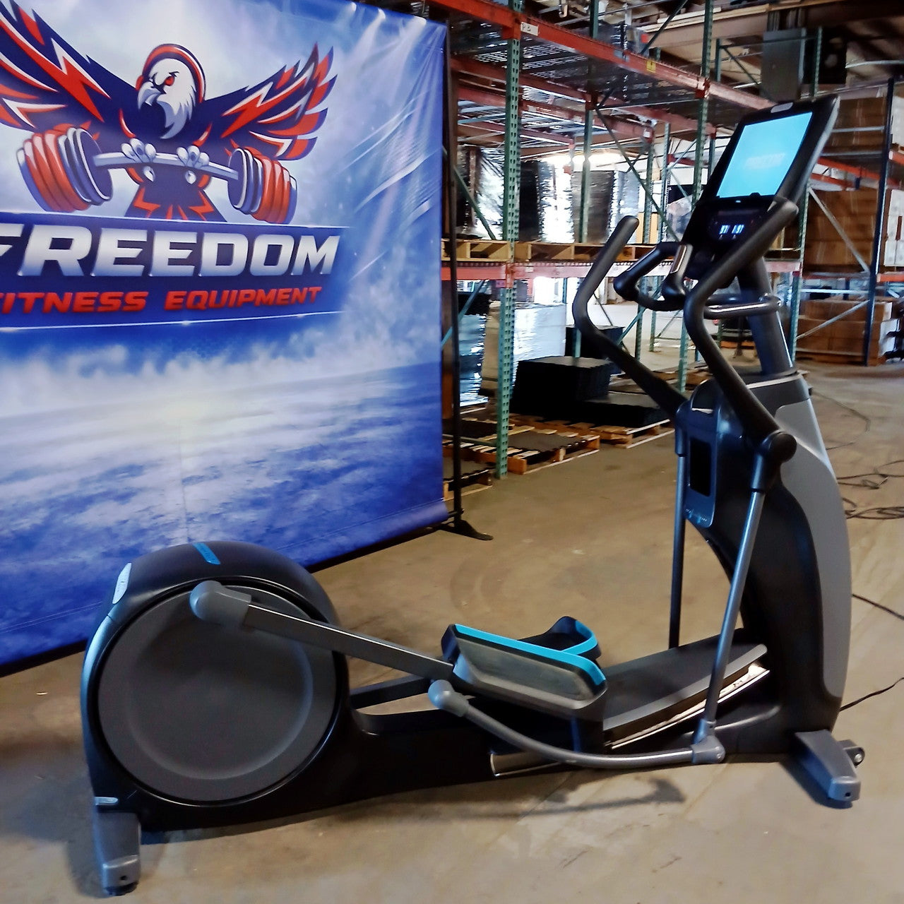 Precor EFX 885 Elliptical w/Converging Crossramp + p82 Console