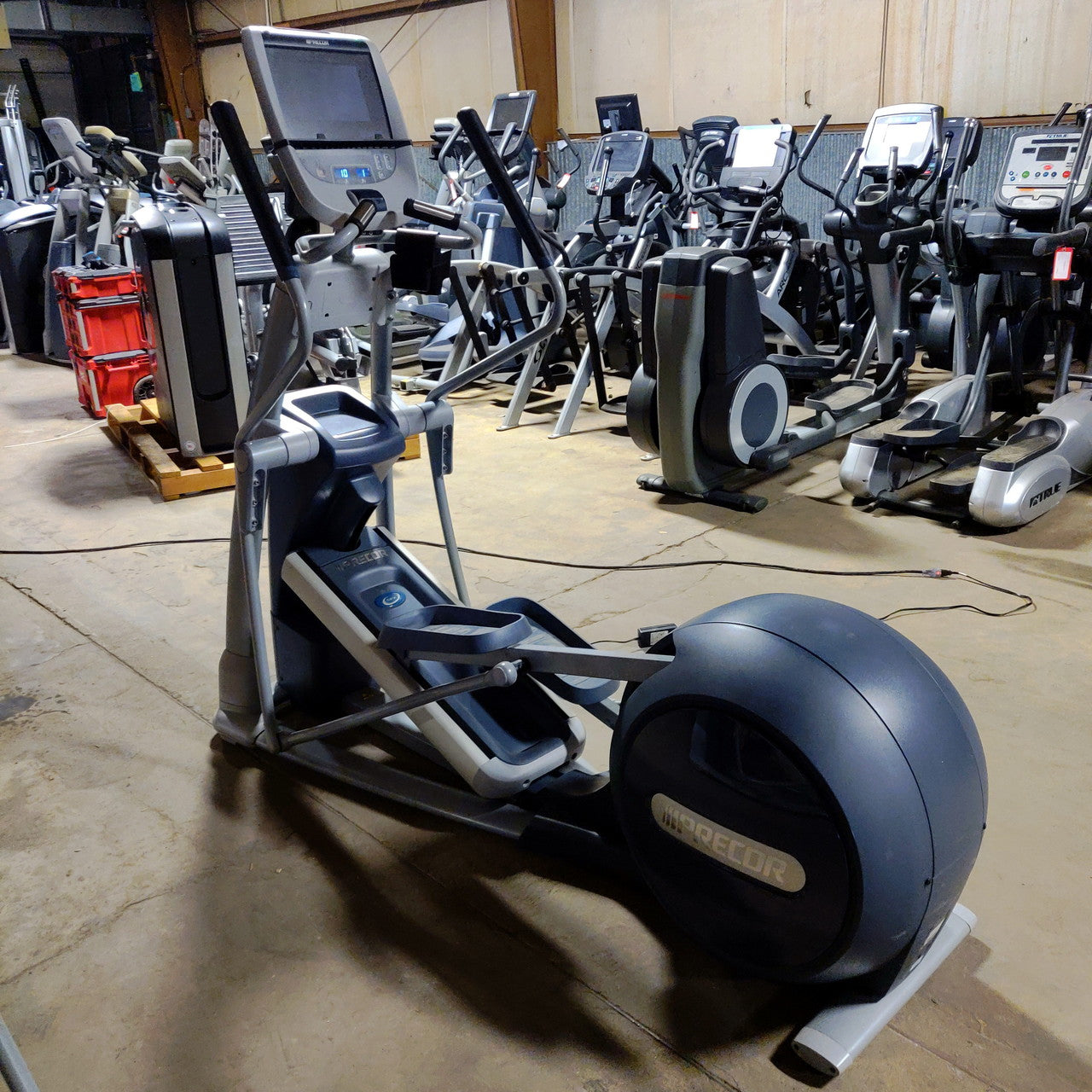 Precor Elliptical 885 with P80 Console