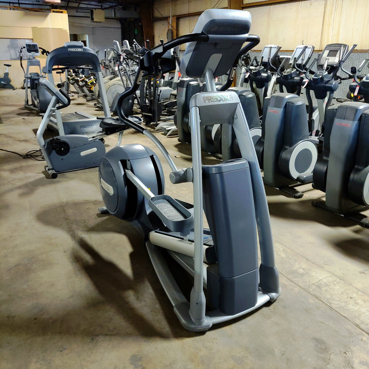 Precor Elliptical EFX 546i Commercial Grade